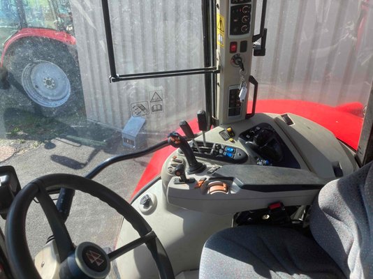 Tracteur agricole Massey Ferguson 7720
