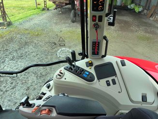 Tracteur agricole Massey Ferguson 5711 - 5
