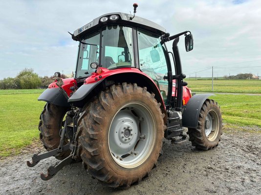 Tracteur agricole Massey Ferguson 5711