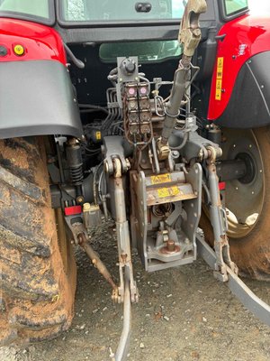 Tracteur agricole Massey Ferguson 5711