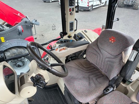 Tracteur agricole Massey Ferguson MF 6615