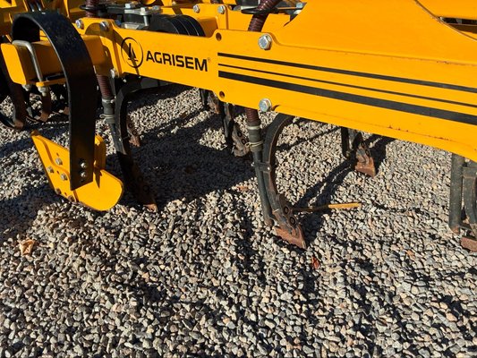  Semoir en ligne mécanique Agrisem VIBROSEM SD PORTE REPLIABLE 7M 