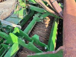 Semoir en ligne conventionnel Amazone ADP4001 + KG4001 - 4