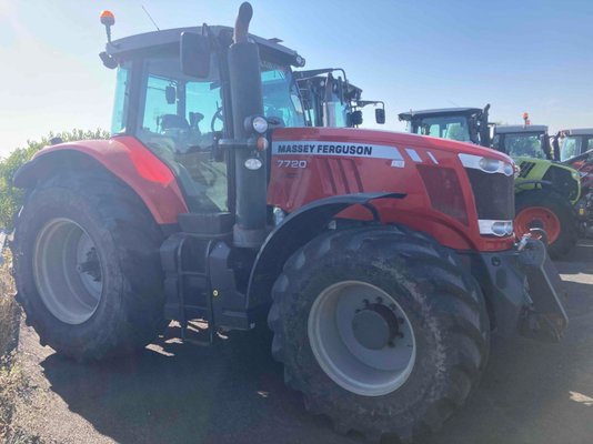 Tracteur agricole Massey Ferguson 7720