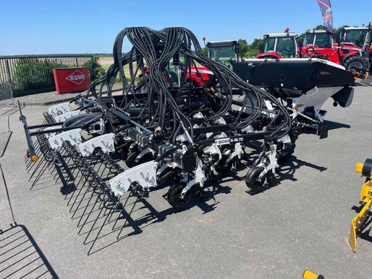  Semoir en ligne mécanique - T-BOSS PORTE REPLIABLE 6M 32 DENTS