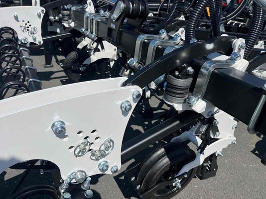  Semoir en ligne mécanique Agrisem T-BOSS PORTE REPLIABLE 6M 32 DENTS