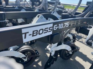 Semoir pour semis simplifié Agrisem T-BOSS PORTE REPLIABLE 6M 32 DENTS - 15