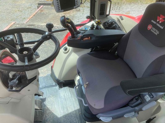 Tracteur agricole Massey Ferguson 6718