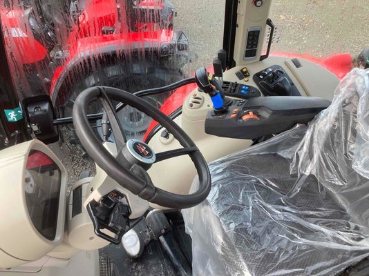 Tracteur agricole Massey Ferguson 6713