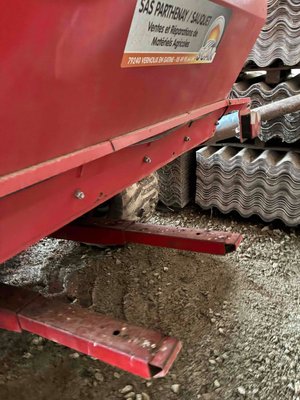 Presse à balles rondes Lely-Welger RP 180 VXTRA