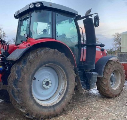 Tracteur agricole Massey Ferguson 7715