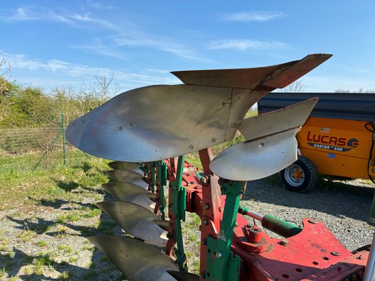 Charrue Kverneland LS100