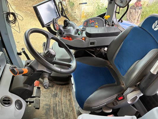 Tracteur agricole New Holland T7.210 AC
