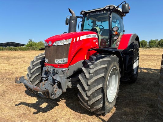 Tracteur agricole - 8670