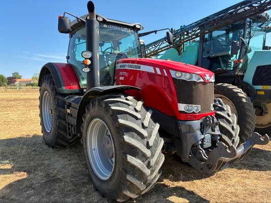 Tracteur agricole Massey Ferguson 8670