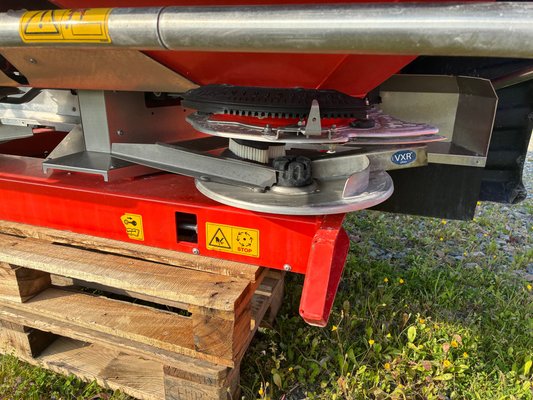 Distributeur d'engrais Kuhn AXIS 40.2 H EMC W 