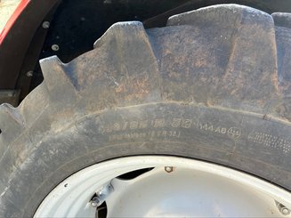 Tracteur agricole Massey Ferguson MF 5713 S - 4