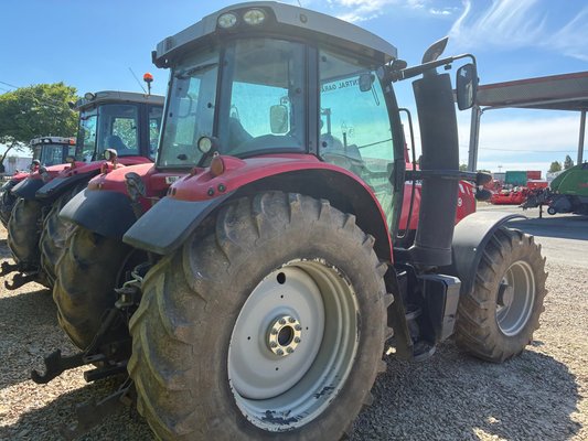 Tracteur agricole Massey Ferguson 7715