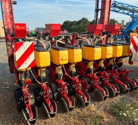 Semoir en ligne pneumatique MaterMacc MS 8230
