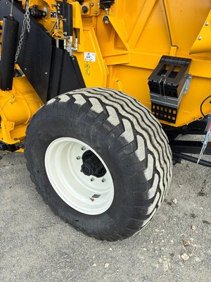 Presse à balles rondes New Holland Roll-Belt 180