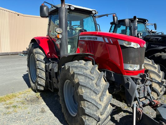 Tracteur agricole - MF 7724