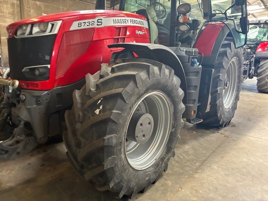 Tracteur agricole Massey Ferguson 8732 Dyna-VT EXCLUSIVE