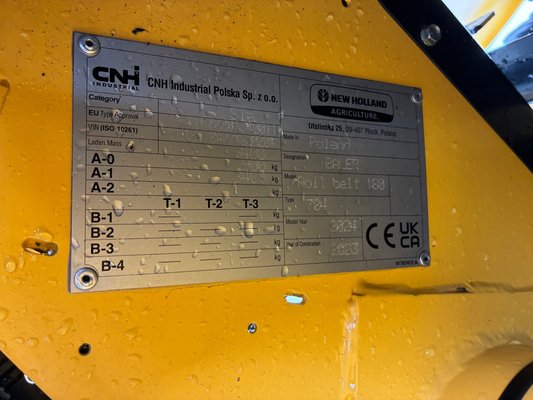 Presse à balles rondes New Holland Roll-Belt 180