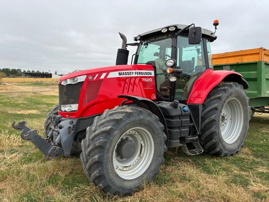 Tracteur agricole Massey Ferguson 7620