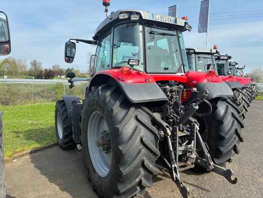 Tracteur agricole Massey Ferguson 7S.165 Dyna-VT EXCLUSIVE