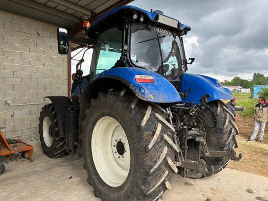 Tracteur agricole New Holland T7.210 AC