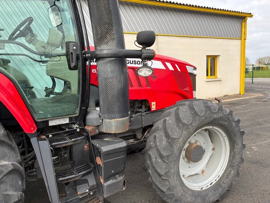 Tracteur agricole Massey Ferguson 6713S
