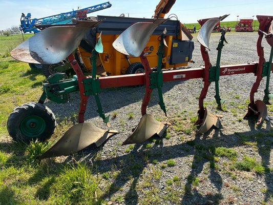 Charrue Kverneland LS100