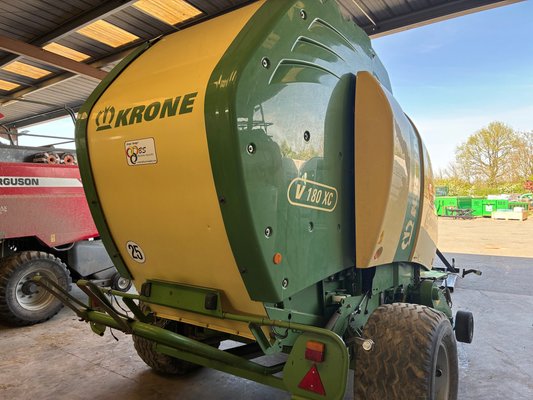 Presse à balles rondes Krone COMPRIMA V180