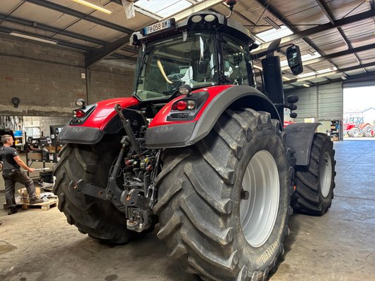 Tracteur agricole Massey Ferguson 8740