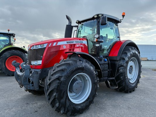 Tracteur agricole - 8735