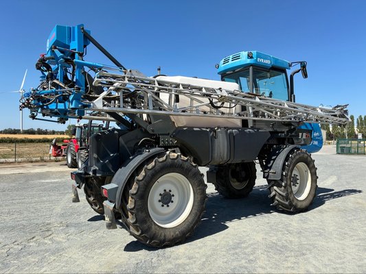 Pulvérisateur automoteur Evrard VARITRACK