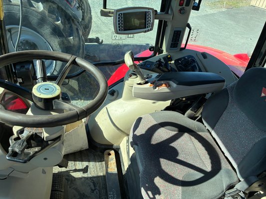 Tracteur agricole Massey Ferguson MF 7724