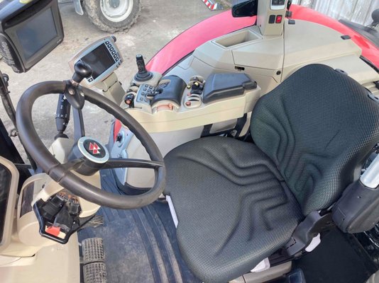 Tracteur agricole Massey Ferguson 8735