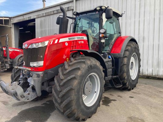 Tracteur agricole Massey Ferguson 8735
