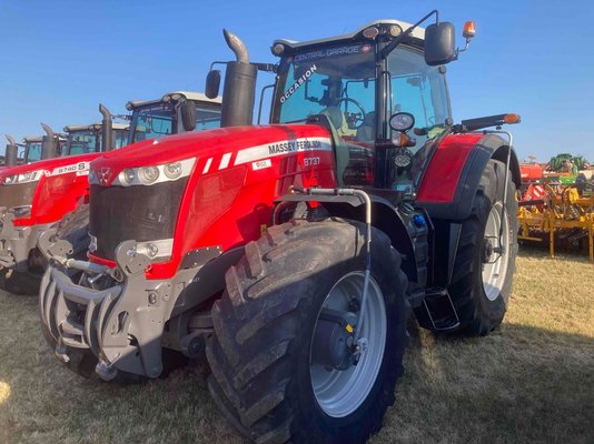 Tracteur agricole Massey Ferguson 8737