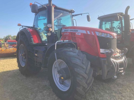 Tracteur agricole Massey Ferguson 8737