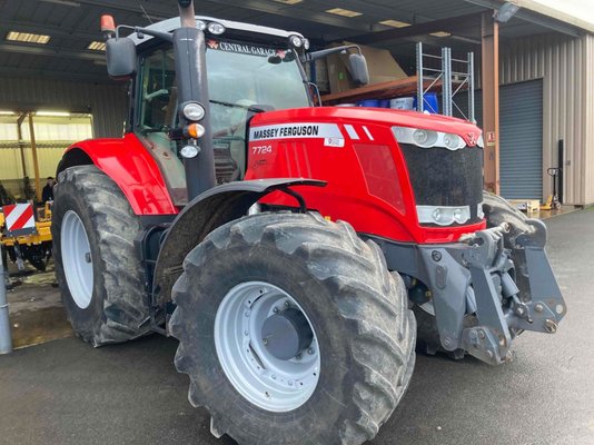 Tracteur agricole Massey Ferguson 7724