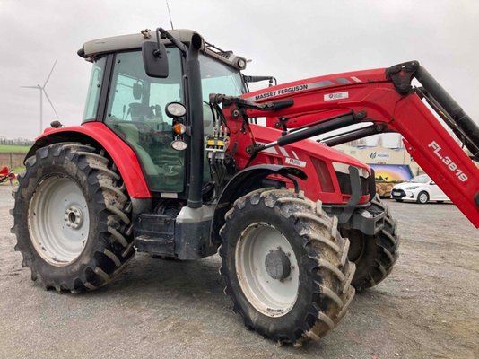 Tracteur agricole Massey Ferguson 5710