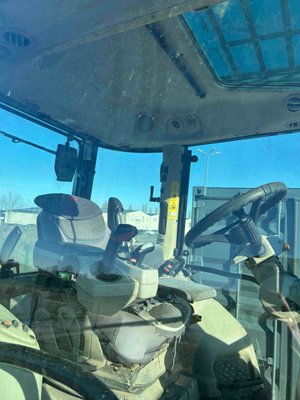 Tracteur agricole Massey Ferguson 5710