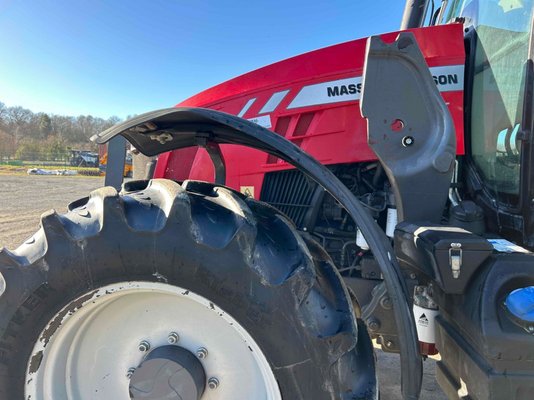 Tracteur agricole Massey Ferguson 5710
