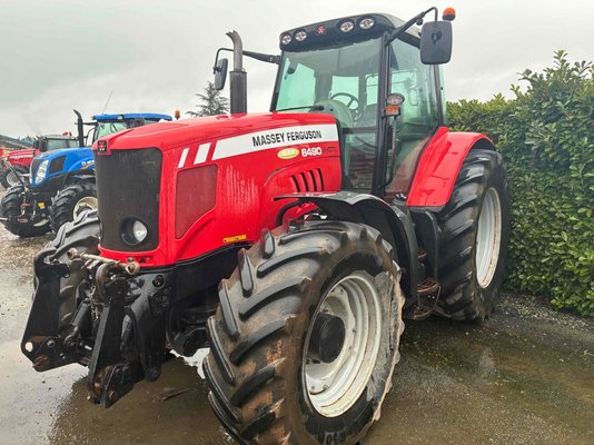 Tracteur agricole Massey Ferguson 6490
