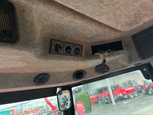 Tracteur agricole Massey Ferguson 6490