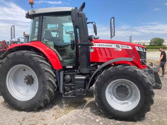 Tracteur agricole Massey Ferguson 6718
