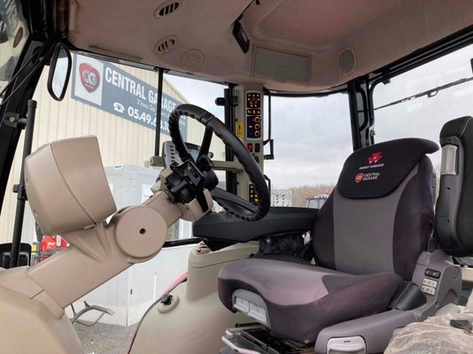 Tracteur agricole Massey Ferguson 6718