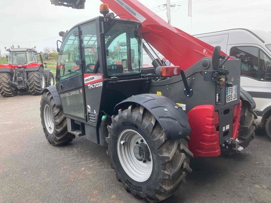 Chariot télescopique agricole Massey Ferguson 7038